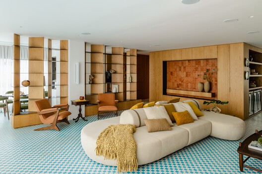 Brooklin Apartment / Küster Brizola Arquitetos - Interior Photography, Living Room, Wood, Chair
