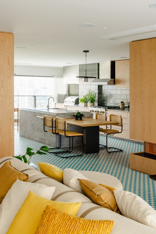 Brooklin Apartment / Küster Brizola Arquitetos - Interior Photography, Wood, Chair, Table, Kitchen, Lighting, Countertop
