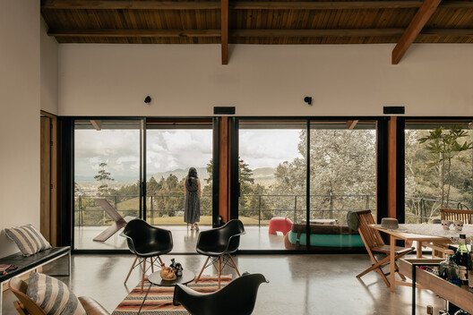 Casa Cibeles / Taller Síntesis Casa Cibeles / Taller Síntesis - Fotografía interior, Sala de estar, Madera, Mesas, Sillas, Fijación Vigas