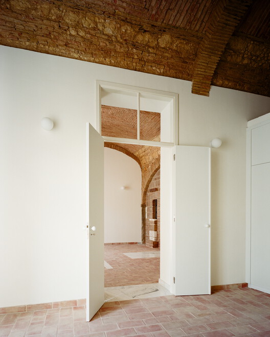 Wood Structure on top of Brick Structure / corpo atelier Wood Structure on top of Brick Structure / corpo atelier - Interior Photography, Wood, Arch, Door