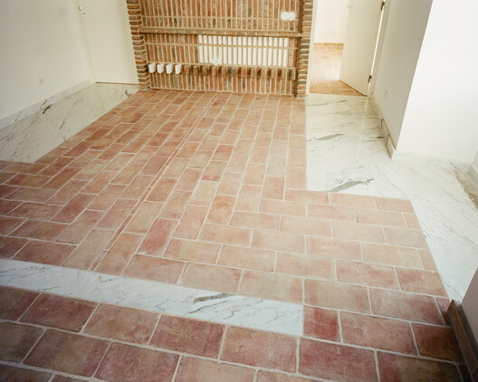 Wood Structure on top of Brick Structure / corpo atelier Wood Structure on top of Brick Structure / corpo atelier - Image 13 of 21