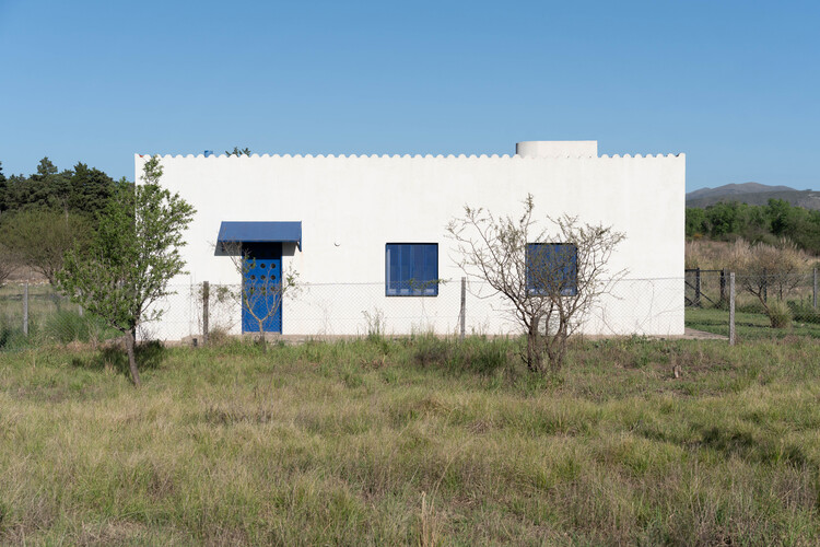 Una ruina geométrica / 00L - Fotografía exterior