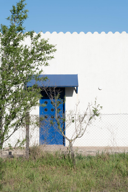 A Geometric Ruin / 00L A Geometric Ruin / 00L - Exterior Photography