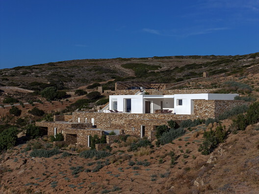 Alonakia 住宅 / React Architects Alonakia 住宅 / React Architects - 1 的图像 24