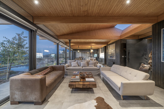 Casa Curicó / Armstrong Arquitectos + PAR Arquitectos - Imagen 5 de 26