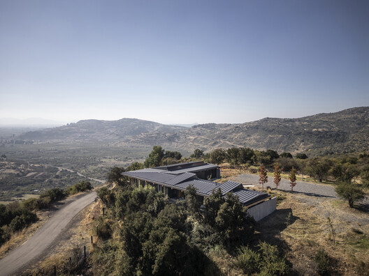 Casa Curicó / Armstrong Arquitectos + PAR Arquitectos - Imagen 8 de 26