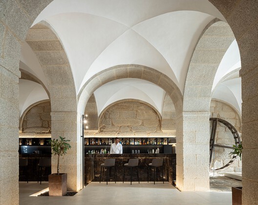 Hotel MS Collection Arouca / MiMool Arquitectura & Design de Interiores Hotel MS Collection Arouca / MiMool Arquitectura & Design de Interiores - Interior Photography, Arch, Arcade, Chair, Column
