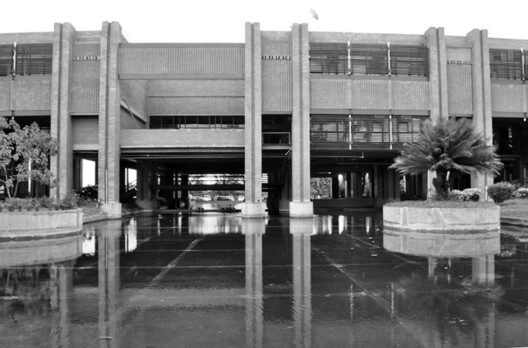 Modern Architecture in Bahia: Climate and Culture in the Work of Assis Reis - Image 7 of 13