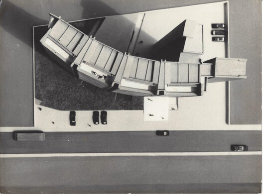 Modern Architecture in Bahia: Climate and Culture in the Work of Assis Reis - Image 11 of 13