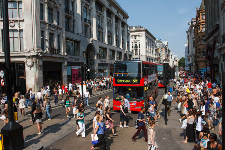 London’s Oxford Street Opens Its First Traffic-Free Phase - Image 6 of 7