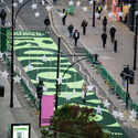 London’s Oxford Street Opens Its First Traffic-Free Phase - 1 的图像 4