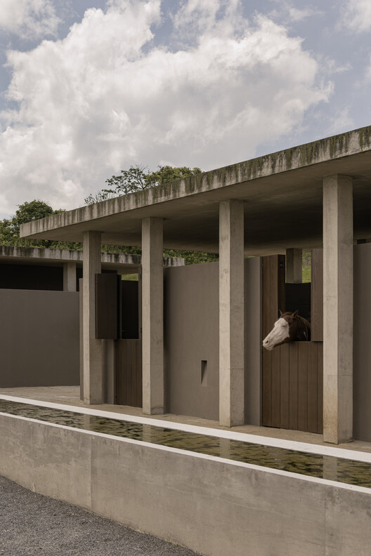 Rancho del Abuelo / Mendiola Arregui - Image 2 of 21